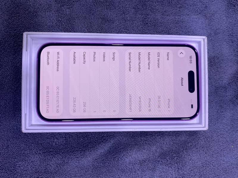 Apple iPhone 16 4