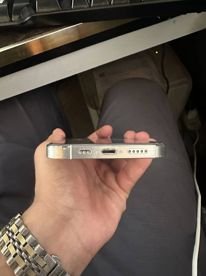 Apple iPhone 13 Pro 3