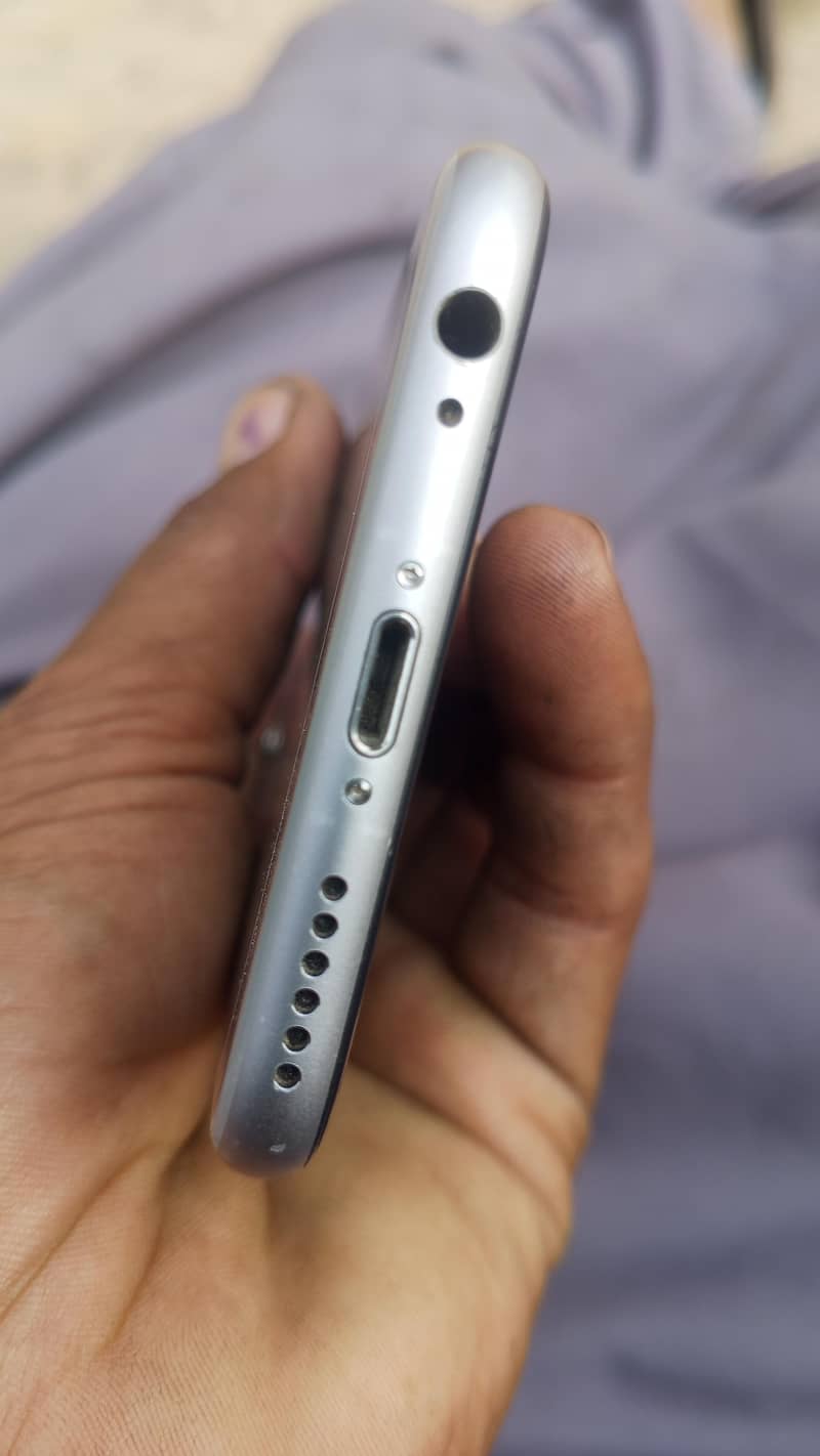 Apple iPhone 6S 1
