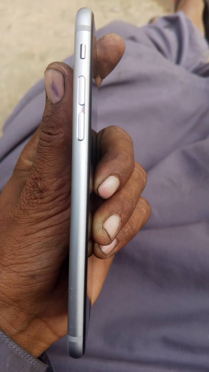 Apple iPhone 6S 2