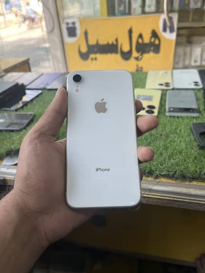 Apple iPhone XR