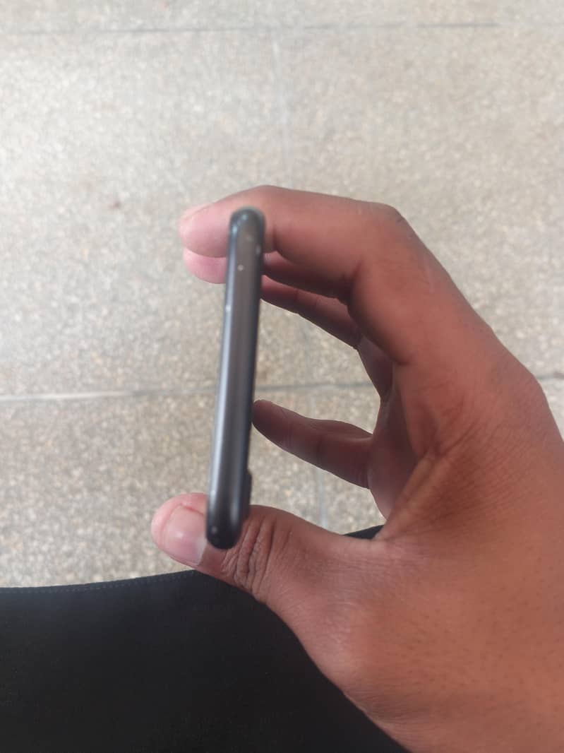 Apple iPhone 7 3