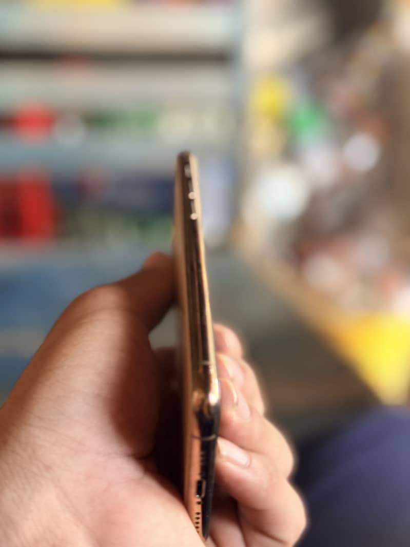 Apple iPhone 11 Pro 6