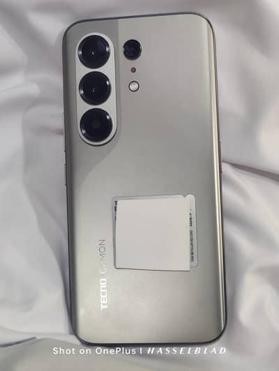 Tecno CAMON 50 pro box open