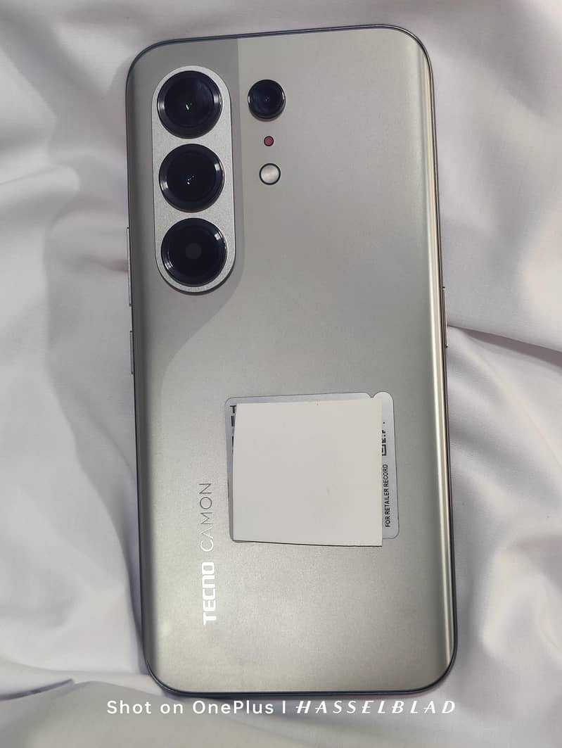 Tecno CAMON 50 pro box open 0