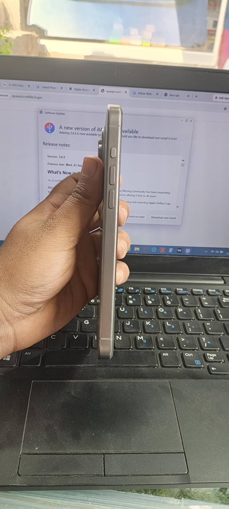 Apple iPhone 15 Pro Max 1