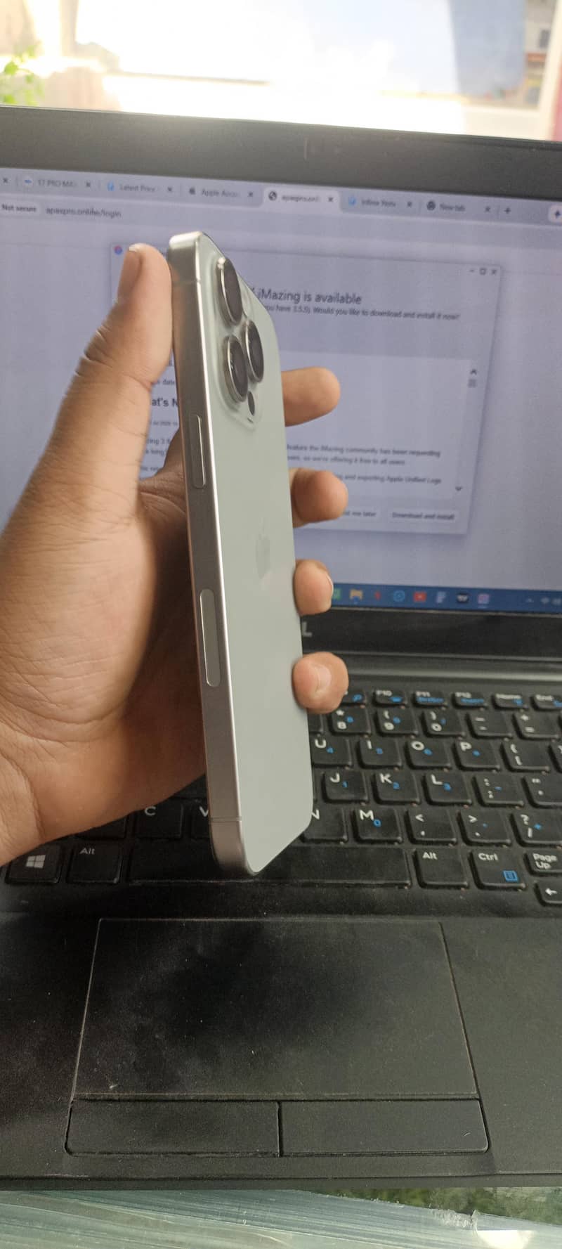 Apple iPhone 15 Pro Max 2