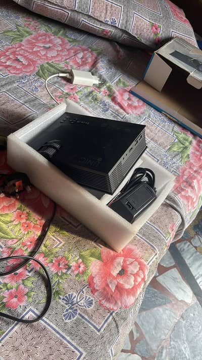 UNIC UC68 LED Projector for Sale