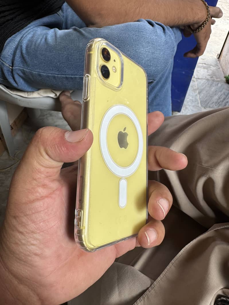 Apple iPhone 11 3