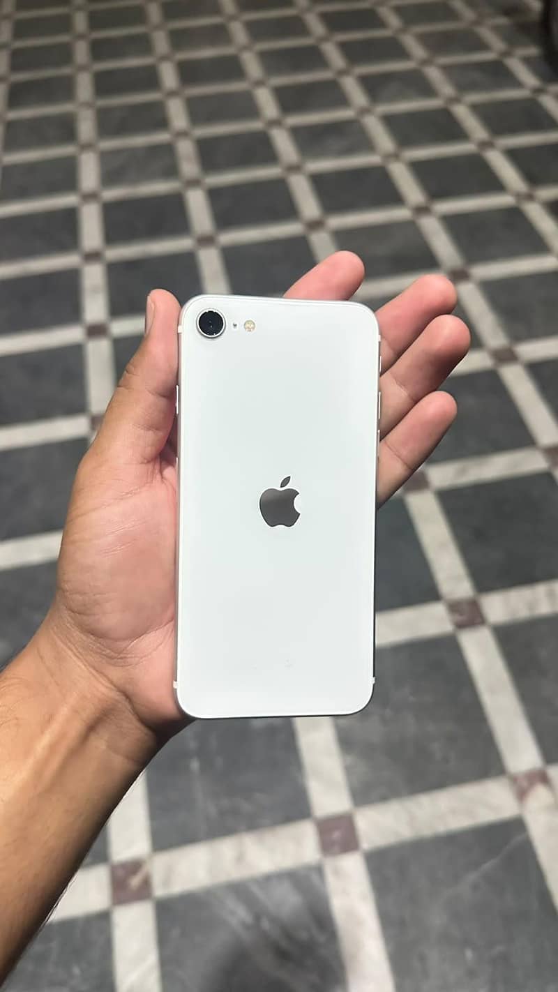 Apple iPhone SE 2020 0