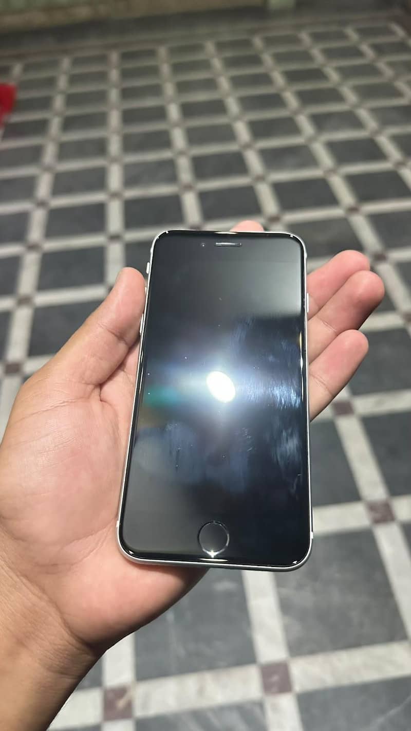 Apple iPhone SE 2020 3
