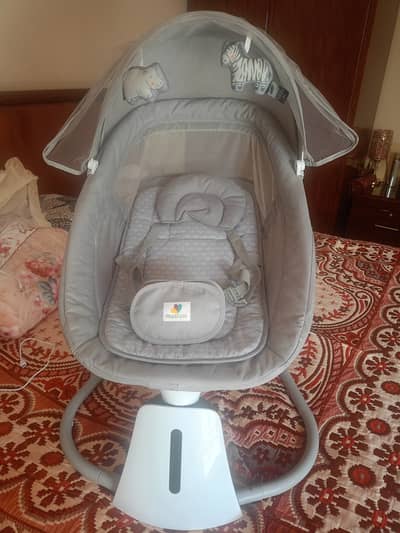 For Sale: Mastela Aura Deluxe Bassinet 3-in-1 Baby Swing