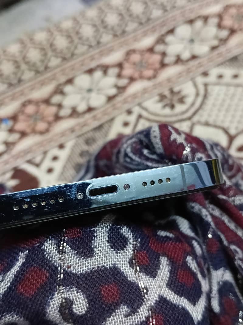 Apple iPhone 13 Pro Max 3