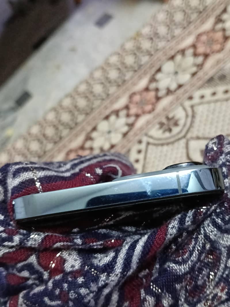 Apple iPhone 13 Pro Max 4