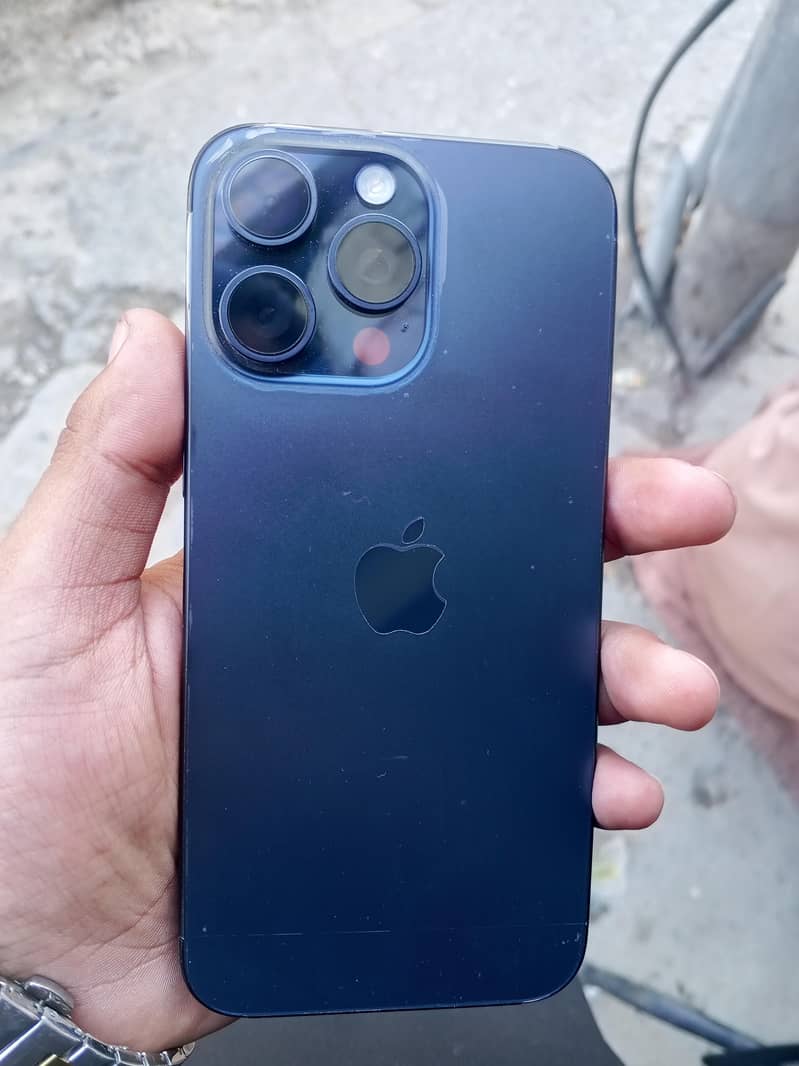 Apple iPhone 15 Pro Max 0