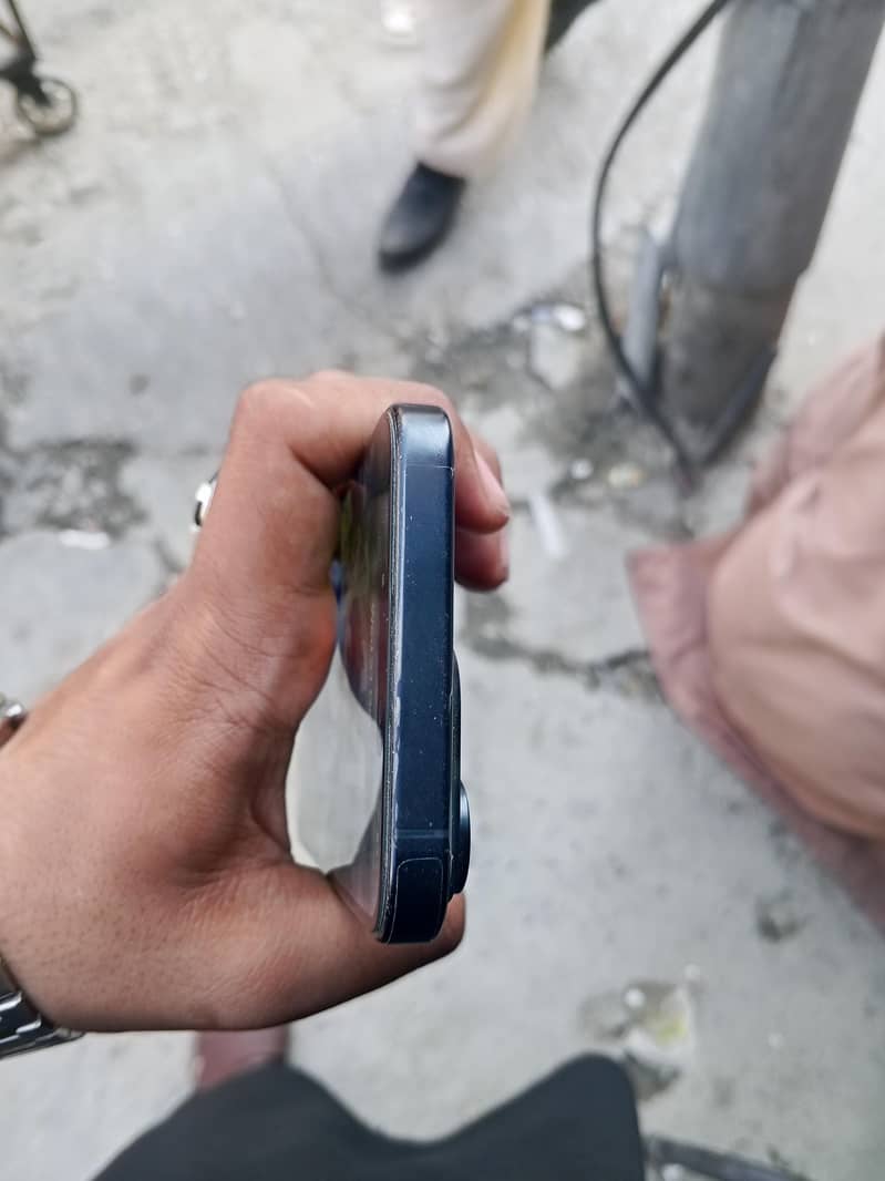 Apple iPhone 15 Pro Max 5