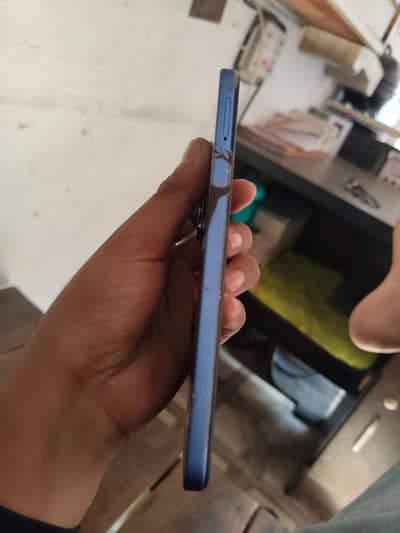 6+128 ram hai