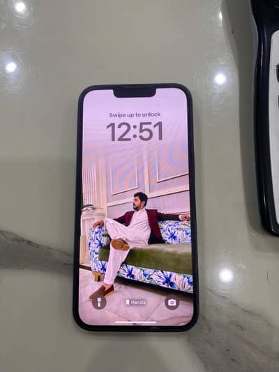 Apple iPhone 13