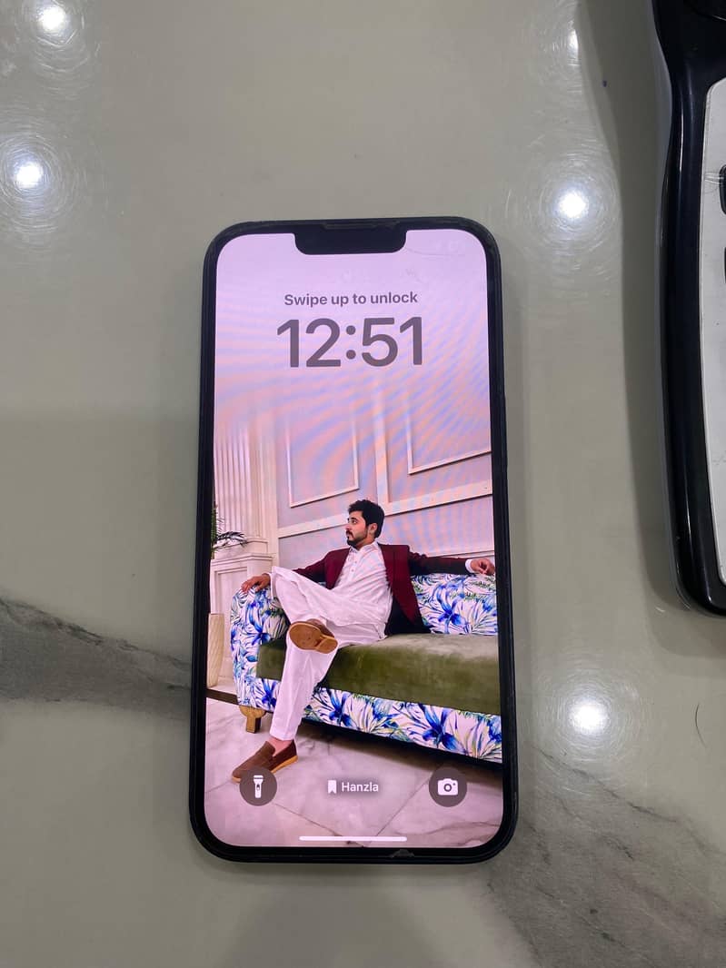 Apple iPhone 13 0
