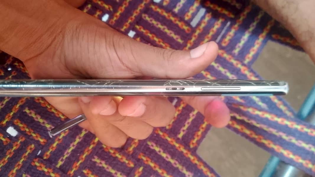 Samsung Mobile Note 8 3