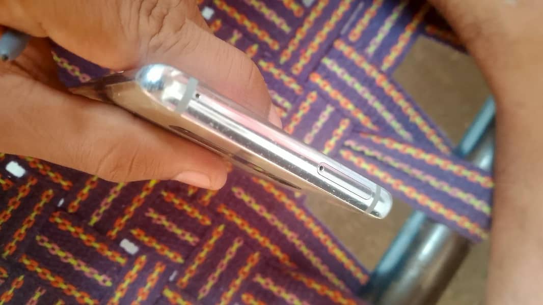 Samsung Mobile Note 8 5