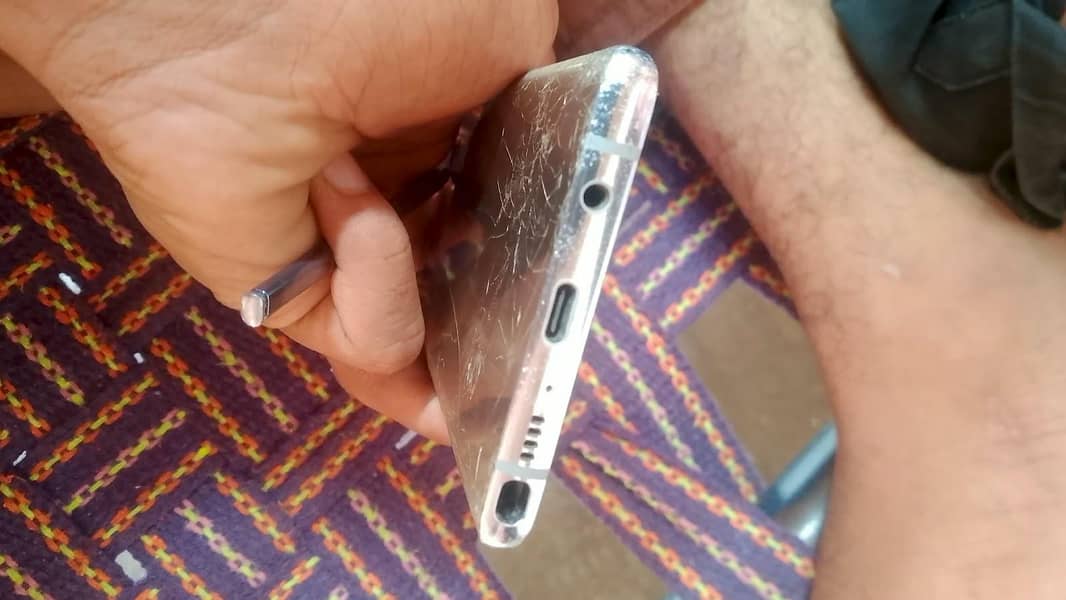 Samsung Mobile Note 8 6