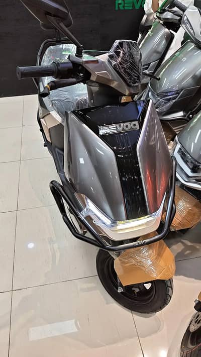 Revoo C35 Young (Lithium) (Brand new)