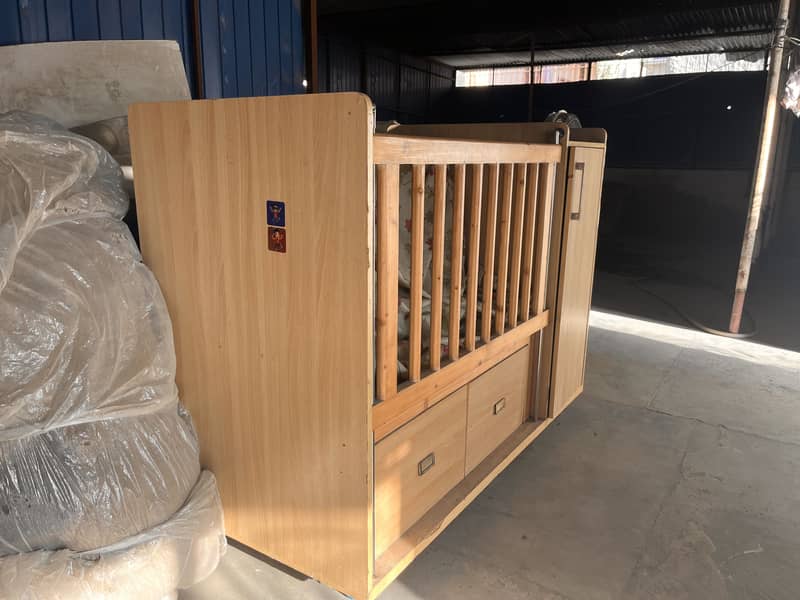 Baby cot 2