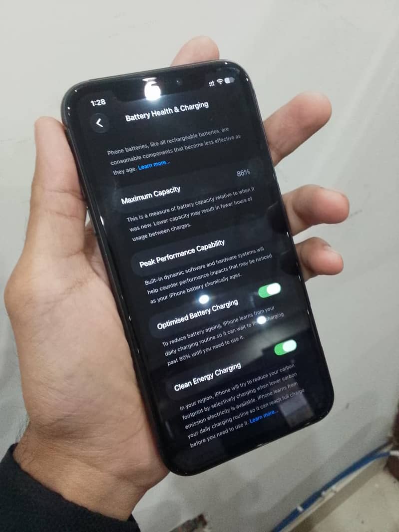 Apple iPhone 11 4