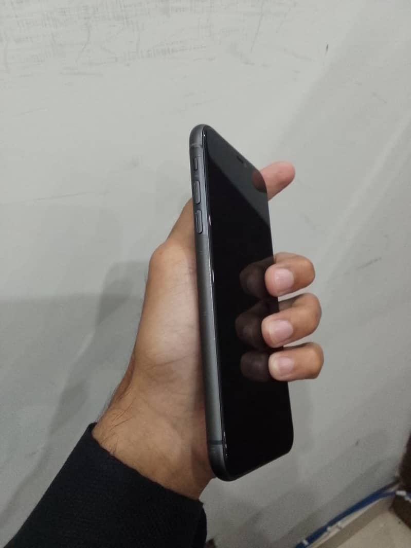 Apple iPhone 11 5