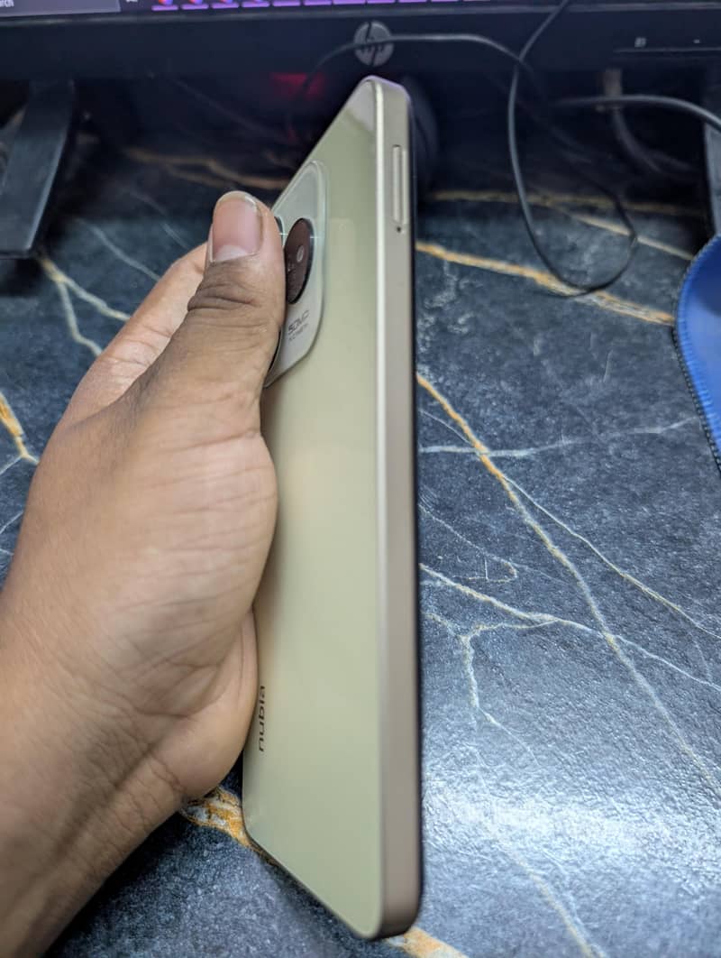 Nubia V60 1