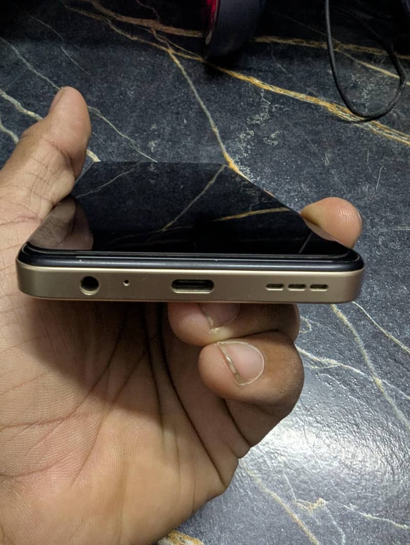 Nubia V60 4