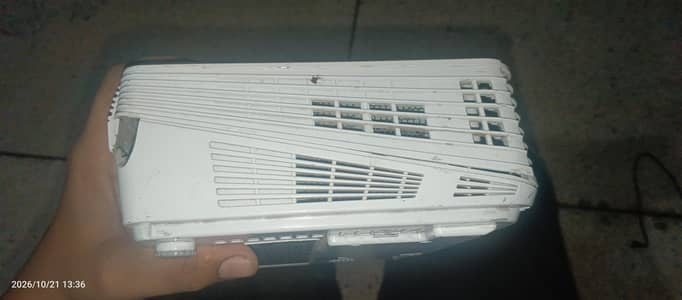 NEC NP 100 PROJECTOR