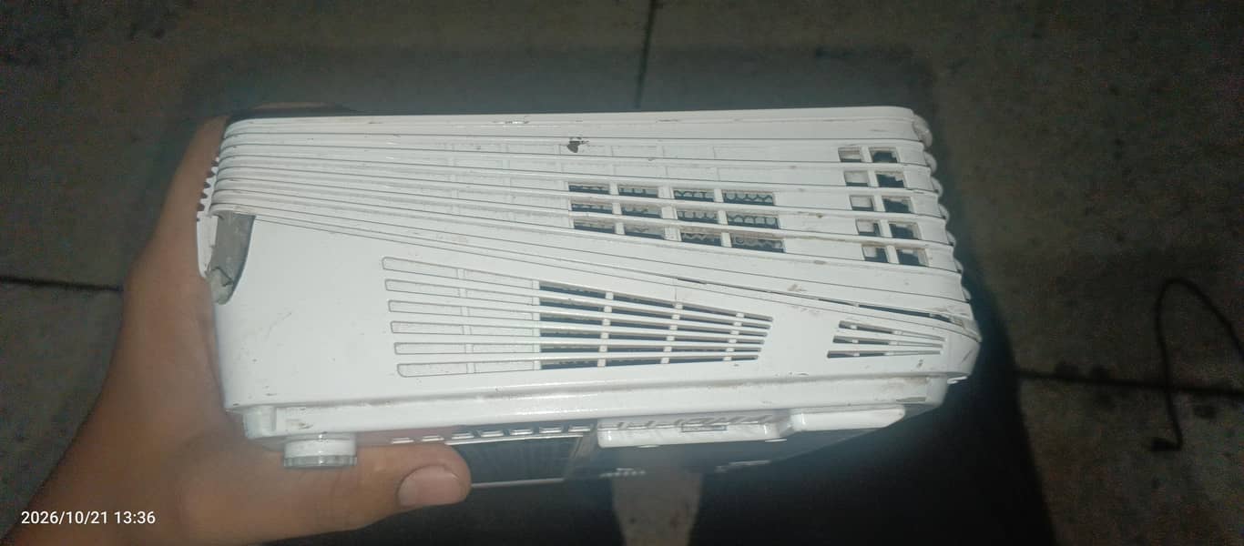 NEC NP 100 PROJECTOR 0