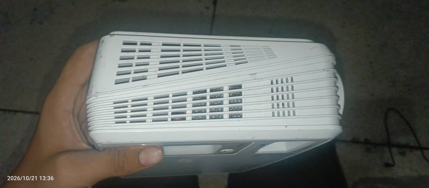 NEC NP 100 PROJECTOR 1