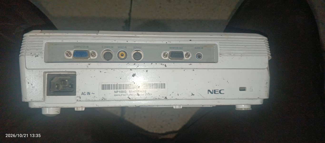 NEC NP 100 PROJECTOR 2