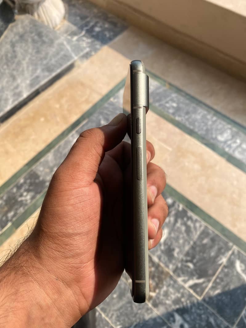 Google Pixel 8 3