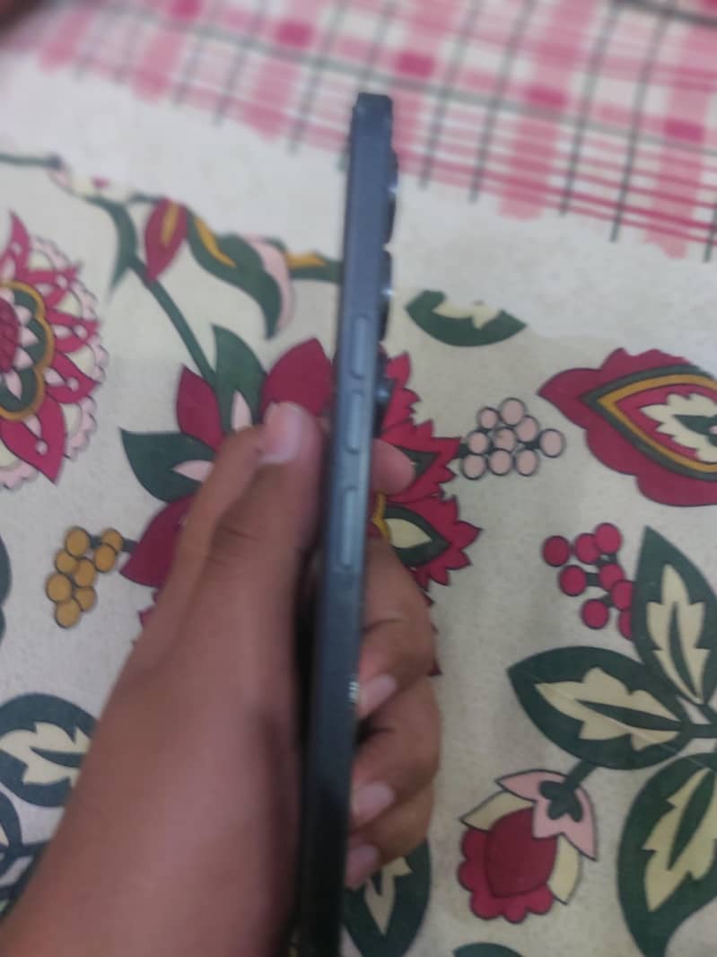 Tecno CAMON 40 Pro 1