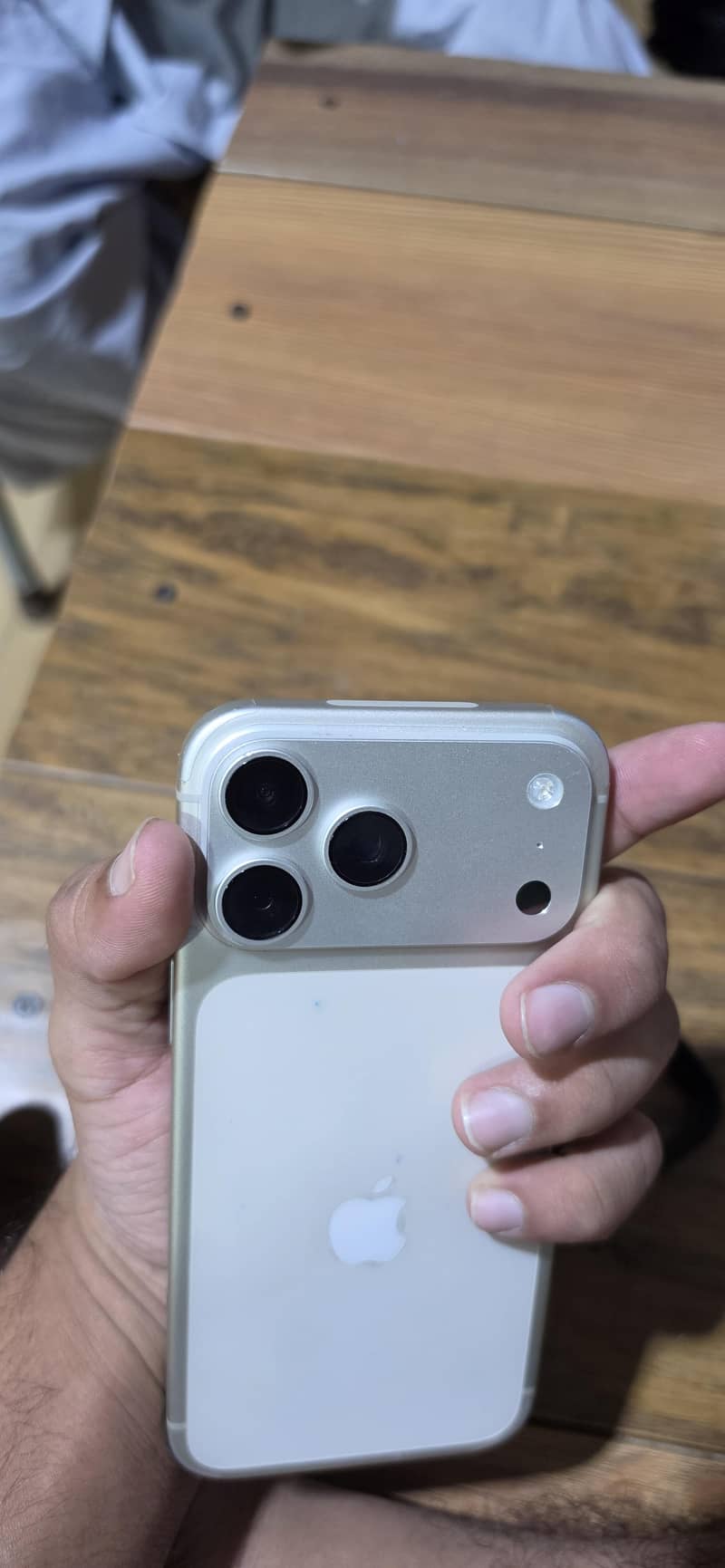 Apple iPhone 17 Pro Max 4