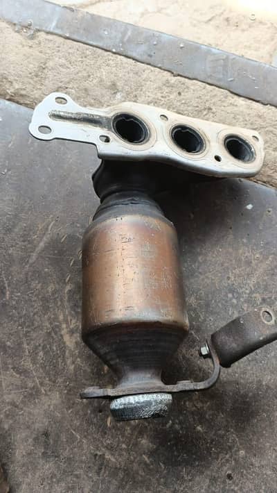 Daihatsu MiraEs pixis pleo catalytic converter