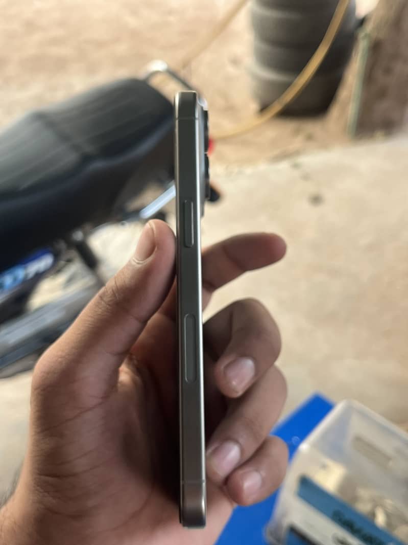 Apple iPhone 15 Pro Max 1