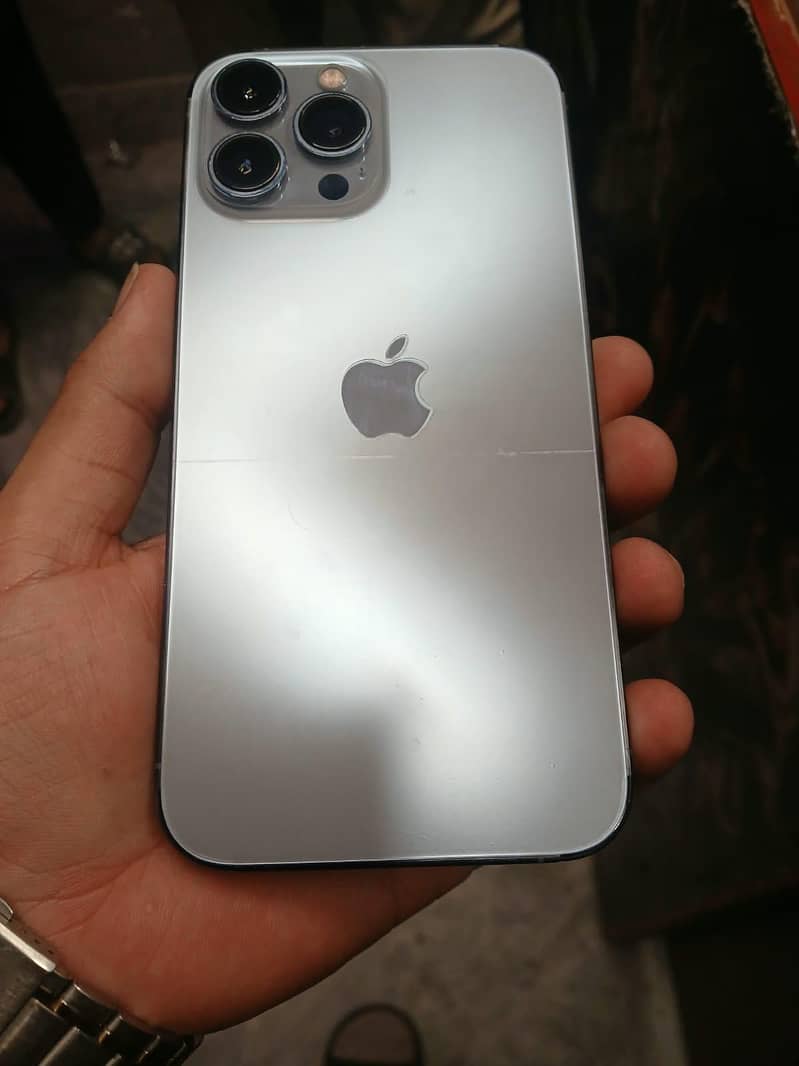 Apple iPhone 13 Pro Max 0