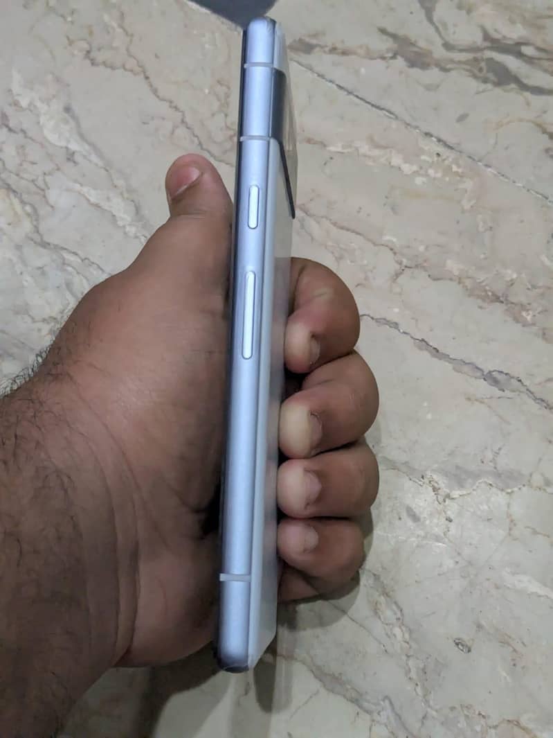 Google Pixel 7a 2