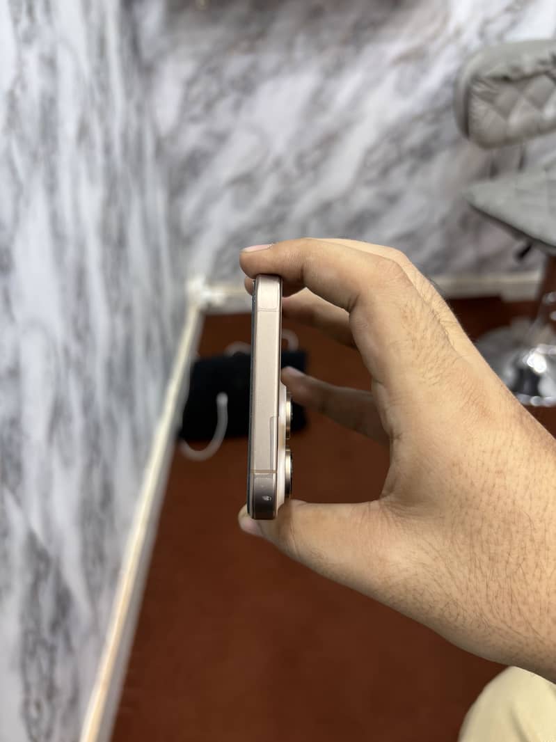 Apple iPhone 16 Pro Max 5