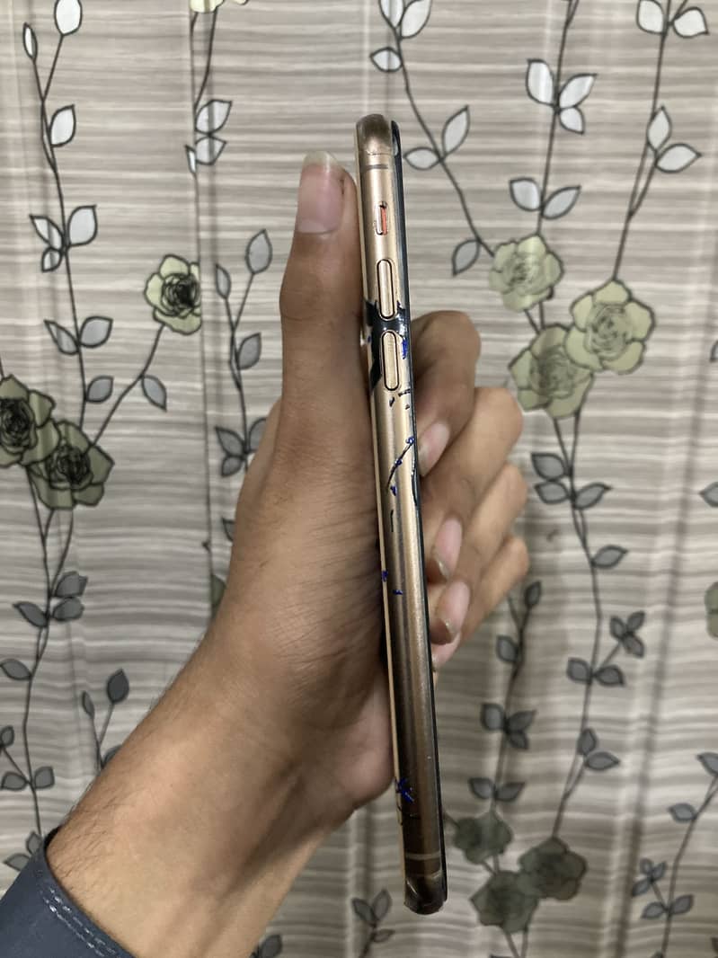 Apple iPhone 11 Pro Max 5
