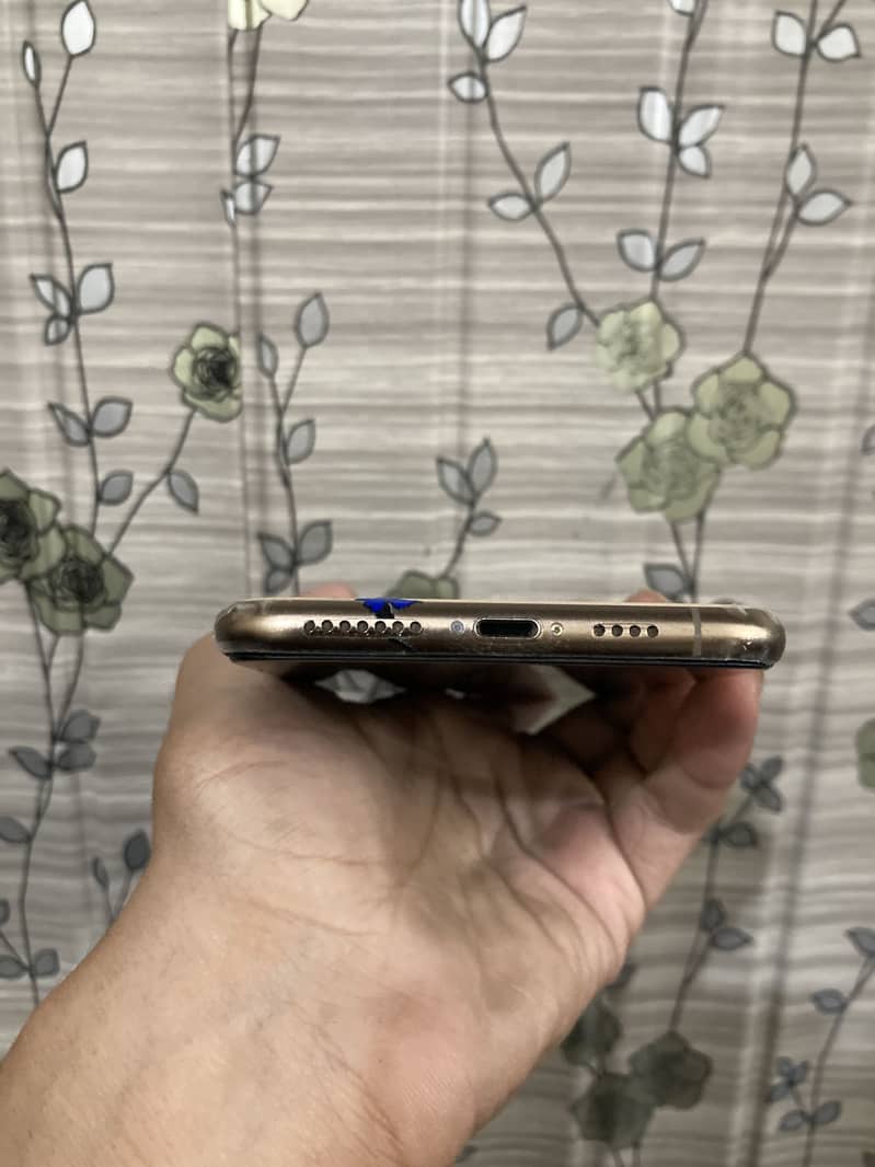 Apple iPhone 11 Pro Max 7