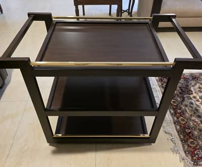 Tea Trolley  / luxury Tea Trolley / Excellent Condition For sale