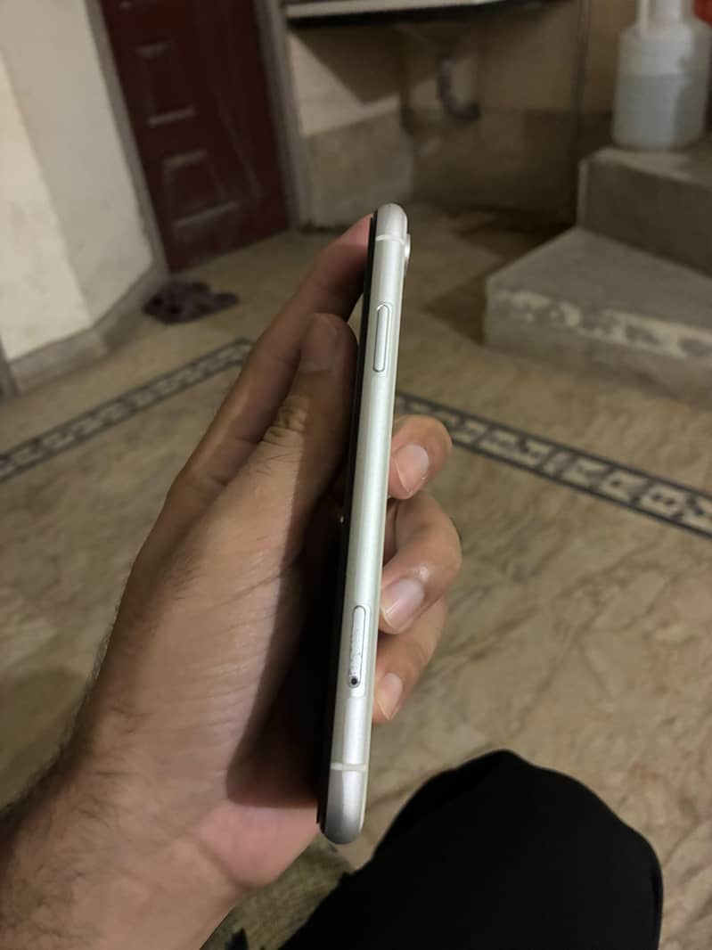 Apple iPhone XR 2