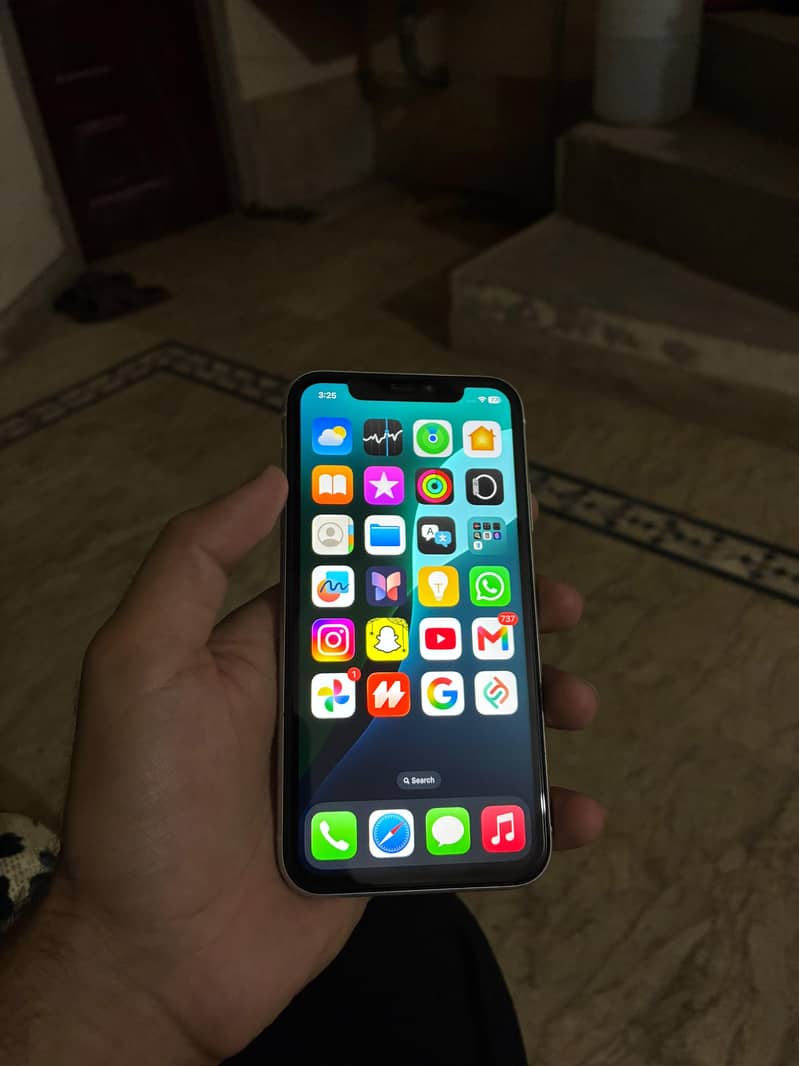Apple iPhone XR 8