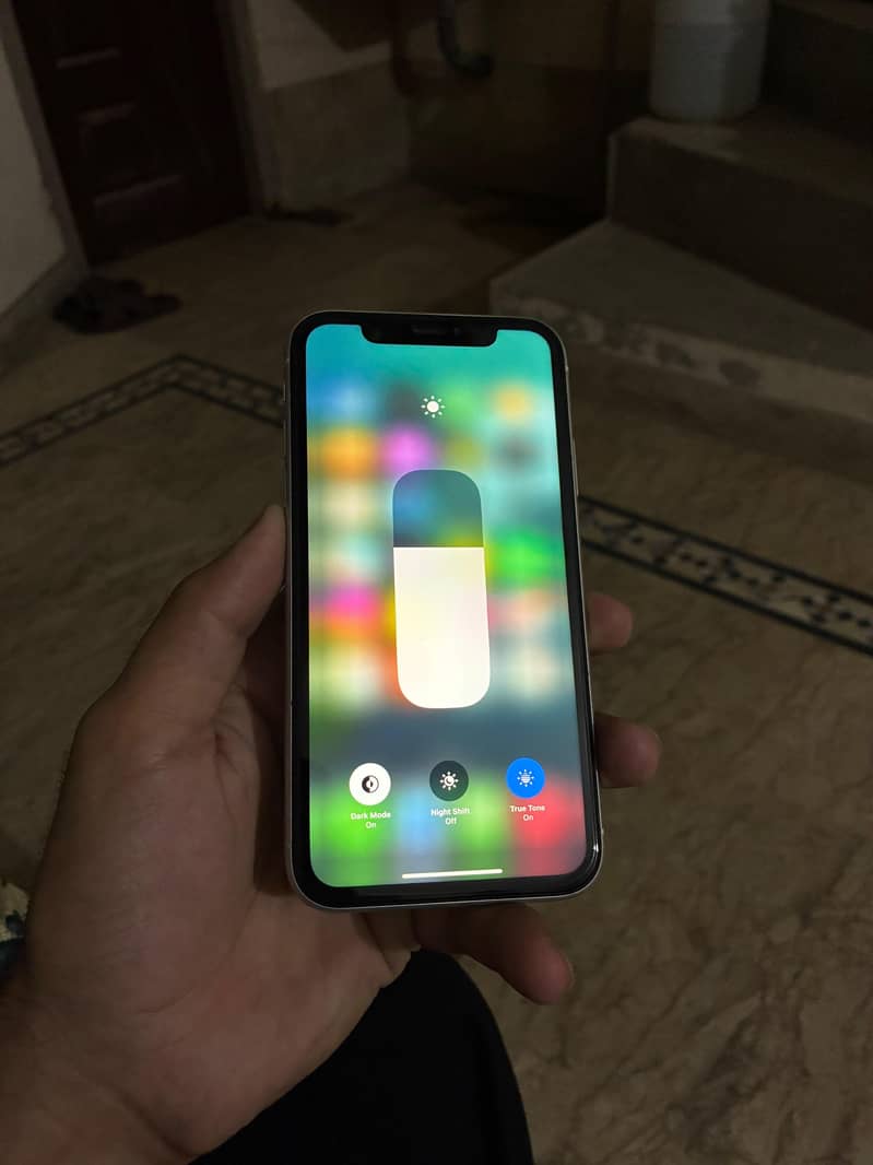 Apple iPhone XR 9